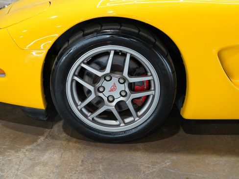 Used 2002 Chevrolet Corvette Z06 w/ Memory Pkg image 48