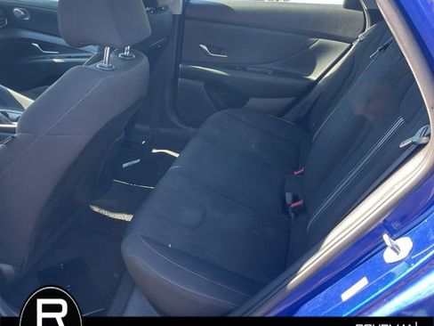 Used 2021 Hyundai Elantra SEL image 11