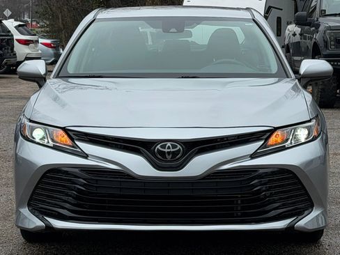 Used 2020 Toyota Camry LE image 2