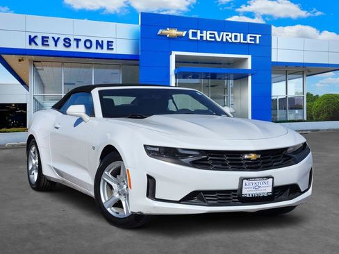 Used 2023 Chevrolet Camaro LT image 1