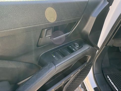 Used 2025 Toyota Tacoma SR image 15