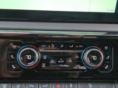 Used 2024 GMC Sierra 2500 AT4 w/ AT4 Premium Plus Package image 19