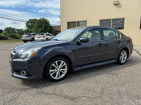 Used 2013 Subaru Legacy 2.5i Limited AWD/4WD image 4