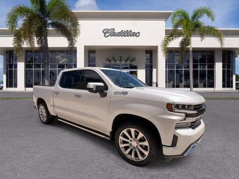 Used 2020 Chevrolet Silverado 1500 High Country w/ Technology Package RWD image 2