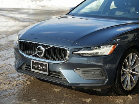 Used 2019 Volvo S60 T6 Momentum w/ Multimedia Package image 6