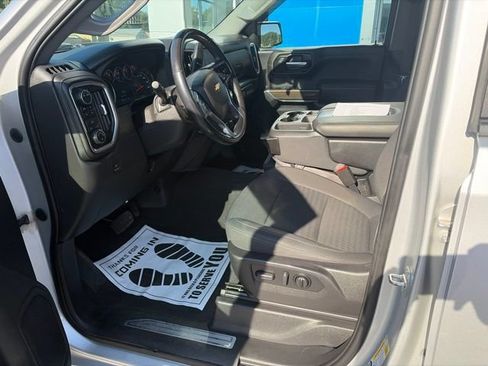 Used 2022 Chevrolet Silverado 1500 LT w/ Z71 Off-Road Package AWD/4WD image 17