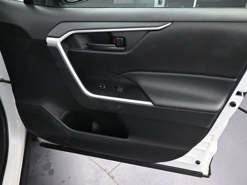 Used 2025 Toyota RAV4 LE AWD/4WD image 13