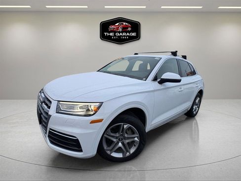 Used 2019 Audi Q5 2.0T Premium w/ Convenience Package image 4