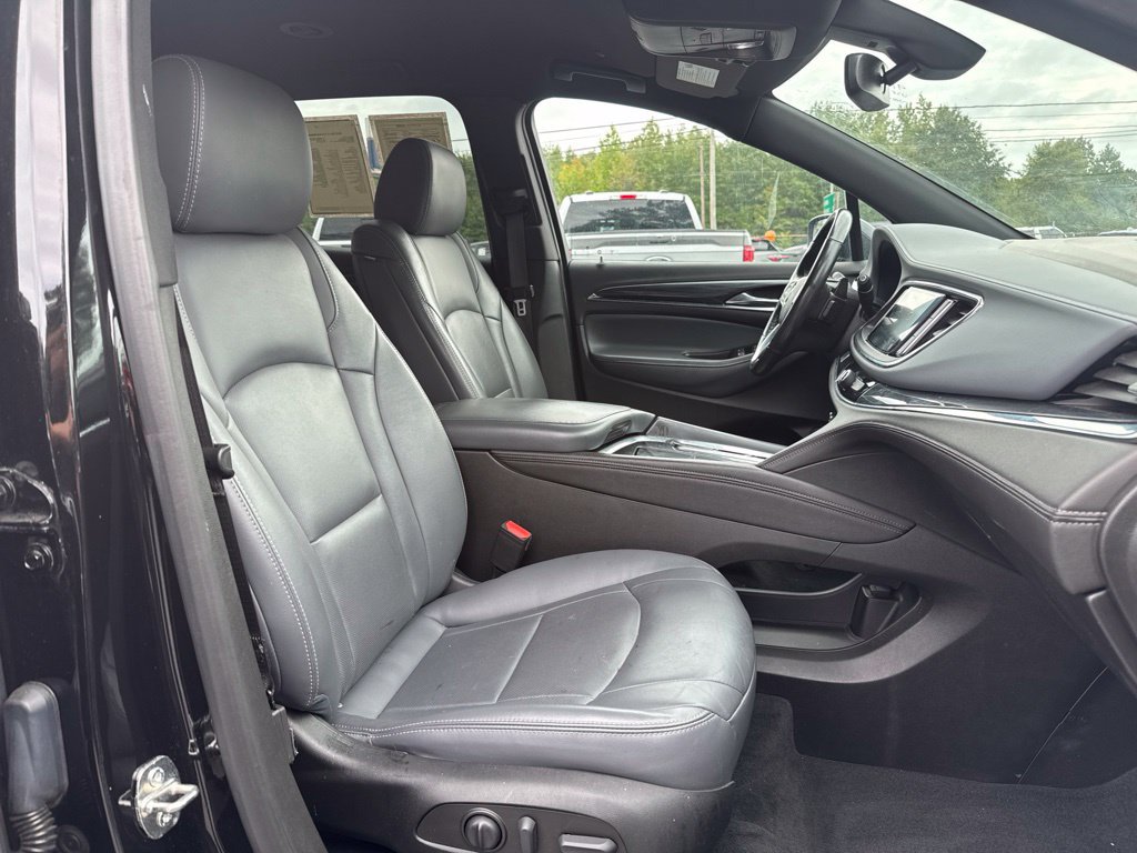 Used 2023 Buick Enclave Essence FWD image 14