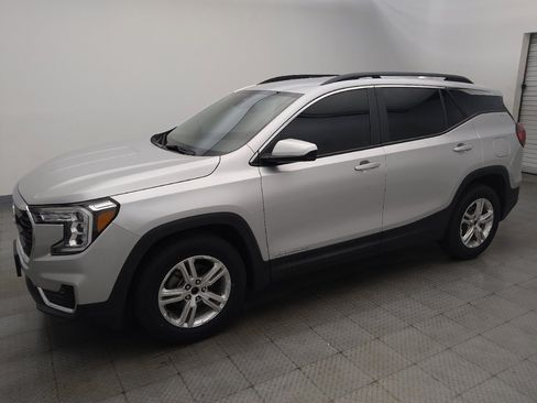 Used 2022 GMC Terrain SLE w/ Driver Convenience Package FWD image 2