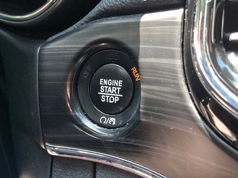 Used 2020 Jeep Grand Cherokee Limited AWD/4WD image 30