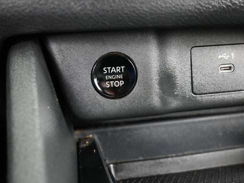 Used 2024 Nissan Rogue SV image 28