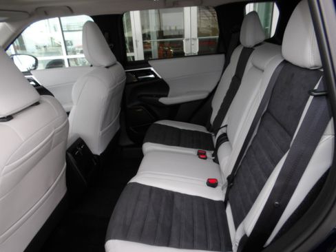 New 2026 Mitsubishi Outlander Trail Edition image 16