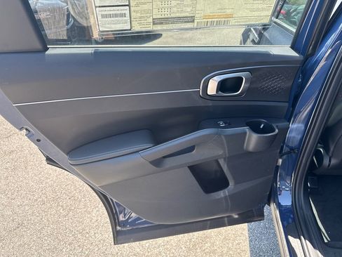 Certified 2025 Kia Sorento S w/ Panoramic Sunroof Package FWD image 21