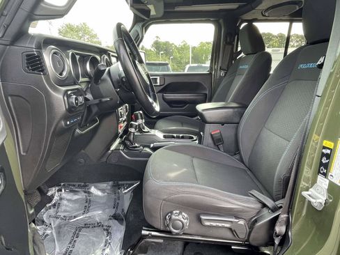 Used 2022 Jeep Wrangler Unlimited Rubicon 4xe AWD/4WD image 15