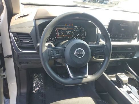 Used 2023 Nissan Rogue S FWD image 15