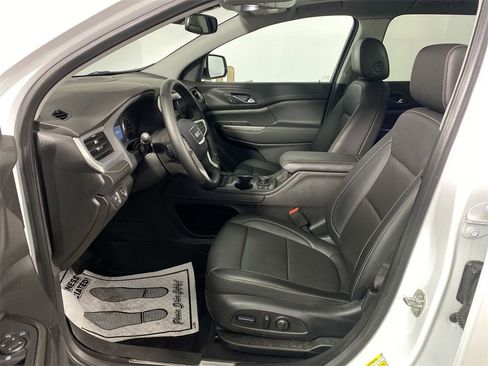 Used 2023 GMC Acadia SLT w/ LPO, Floor Liner Package image 11