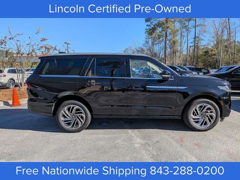Certified 2025 Lincoln Navigator Reserve image 3