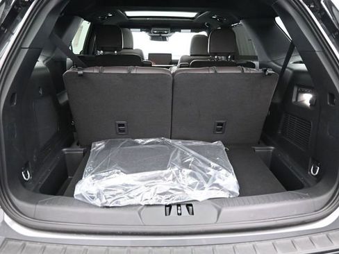 Certified 2025 Ford Explorer Platinum image 12