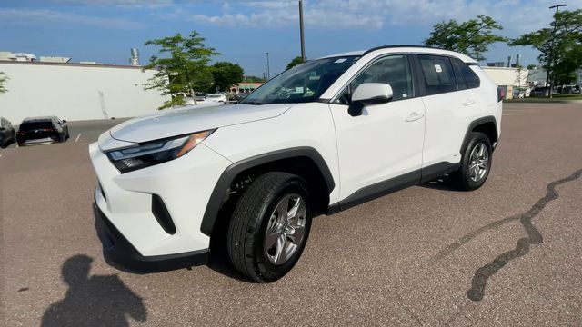 Used 2025 Toyota RAV4 XLE AWD/4WD image 6