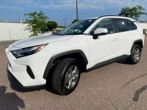 Used 2025 Toyota RAV4 XLE AWD/4WD image 6