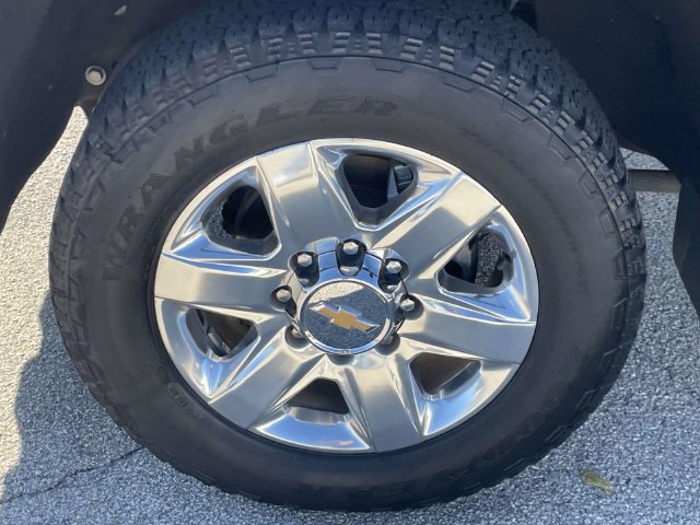 Used 2022 Chevrolet Silverado 2500 LTZ AWD/4WD image 11