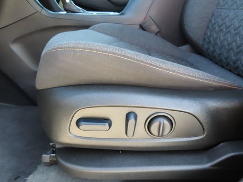 Used 2022 Chevrolet Equinox LT AWD/4WD image 8