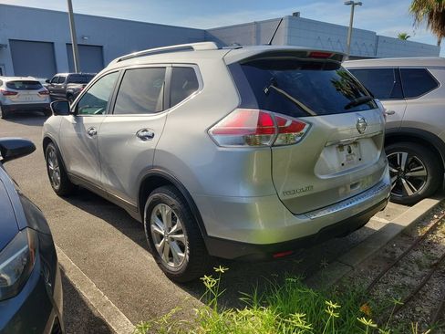 Used 2015 Nissan Rogue SV w/ SV Premium Package FWD image 4