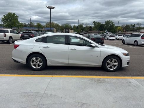 Used 2023 Chevrolet Malibu LT w/ Driver Confidence Package FWD image 5