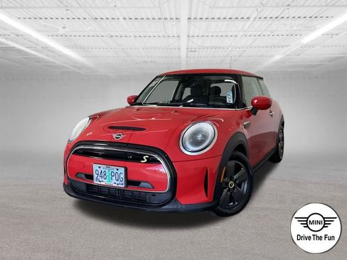 Certified 2024 MINI Cooper SE image 1