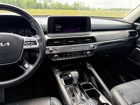 Certified 2022 Kia Telluride EX w/ EX Premium Package image 17