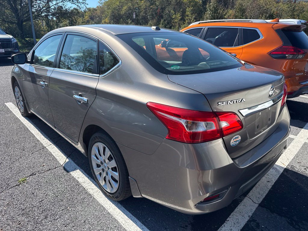 Used 2017 Nissan Sentra SV w/ Driver's Assist Package FWD image 3
