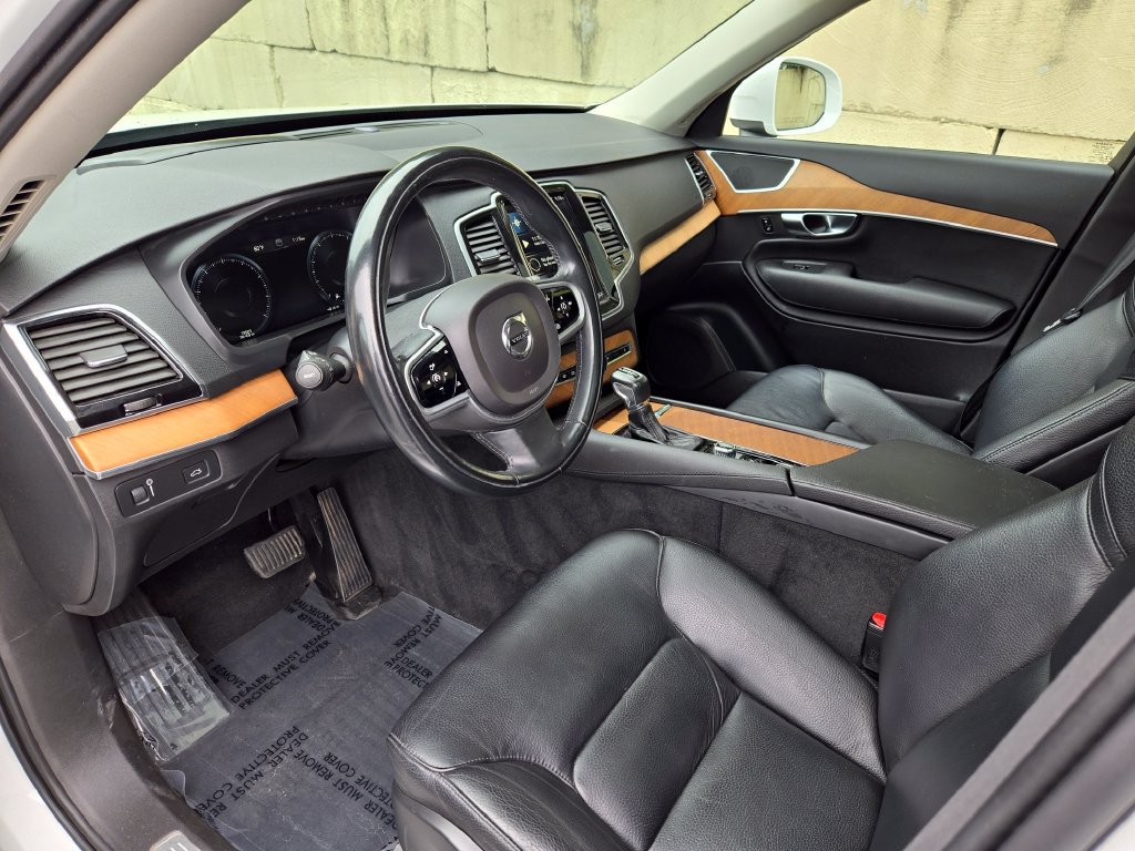 Used 2021 Volvo XC90 T6 Momentum w/ Advanced Package AWD/4WD image 12