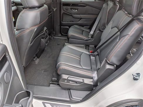 New 2025 Honda Pilot TrailSport image 25