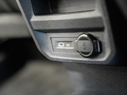 Used 2024 Volkswagen Tiguan SE R-Line FWD image 32
