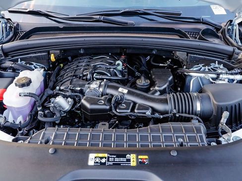 New 2025 Jeep Grand Cherokee Limited w/ Black Appearance Package image 32