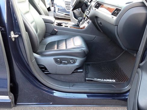 Used 2012 Volkswagen Touareg VR6 image 45