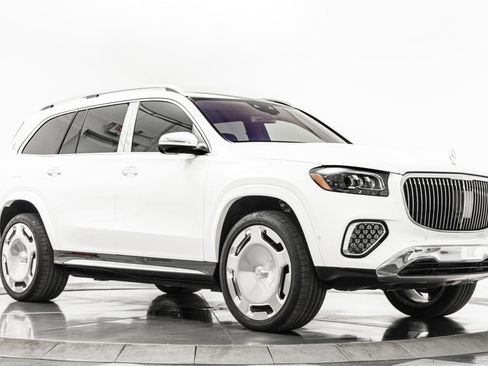 Used 2024 Mercedes-Benz Maybach GLS 600 4MATIC image 41