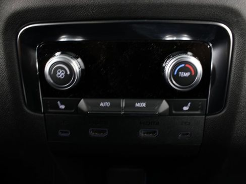 New 2026 GMC Yukon XL AT4 w/ AT4 Premium Plus Package AWD/4WD image 24