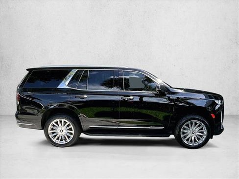 Used 2024 Cadillac Escalade Premium Luxury AWD/4WD image 5