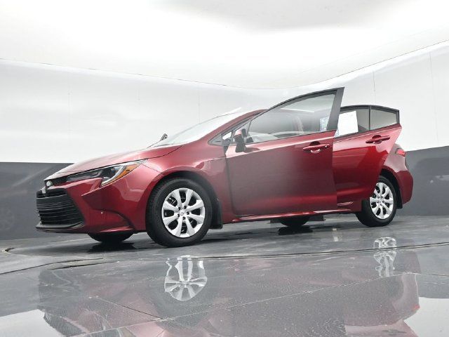 Used 2025 Toyota Corolla LE FWD image 68