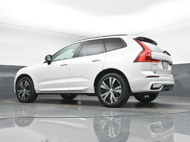 Used 2024 Volvo XC60 B5 Plus w/ Protection Package Premier AWD/4WD image 40