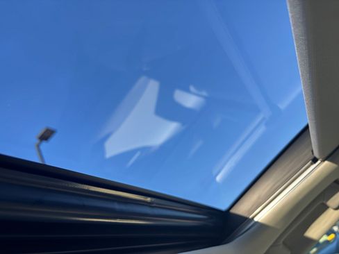 Used 2025 Lexus ES 350 w/ Premium Package image 19