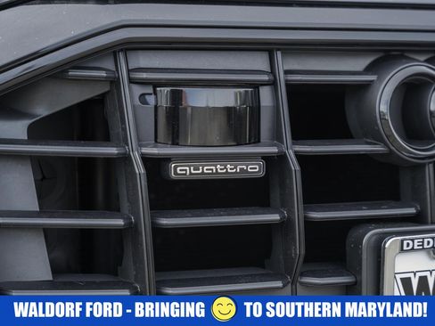 Used 2021 Audi Q8 Prestige w/ Prestige Package image 14