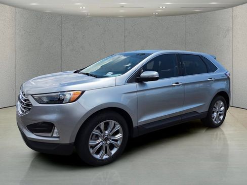 Used 2023 Ford Edge Titanium AWD/4WD image 9
