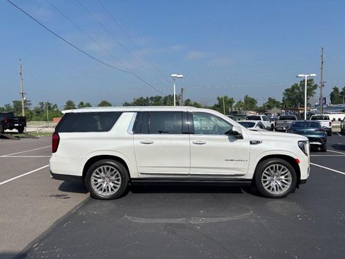 Used 2024 GMC Yukon XL Denali w/ Denali Reserve Package AWD/4WD image 2