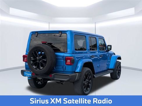 Used 2022 Jeep Wrangler Unlimited Sahara w/ Safety Group AWD/4WD image 6