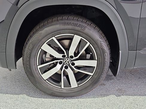 Certified 2023 Volkswagen Atlas SE FWD image 11