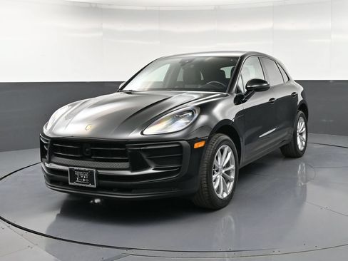 Certified 2023 Porsche Macan Turbo AWD/4WD image 1