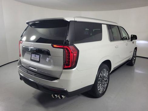 Used 2024 GMC Yukon XL Denali Ultimate image 4